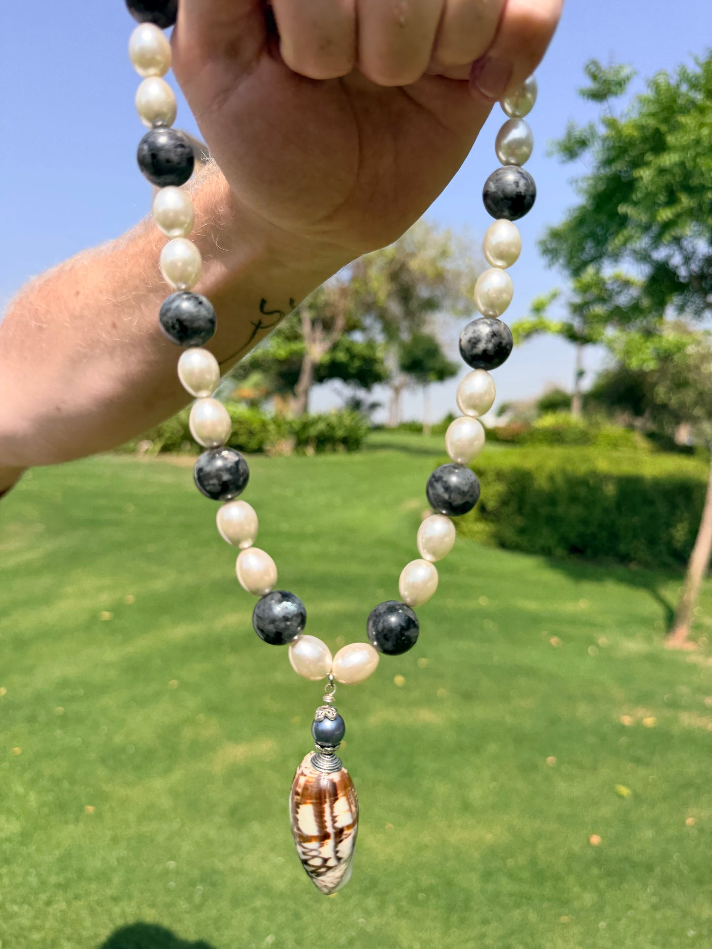 Dark Pearl, Mermaid Necklace ￼